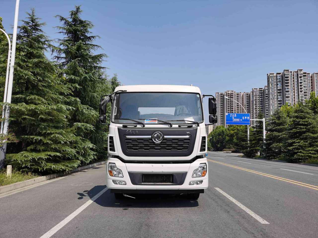東風天龍18方灑水車