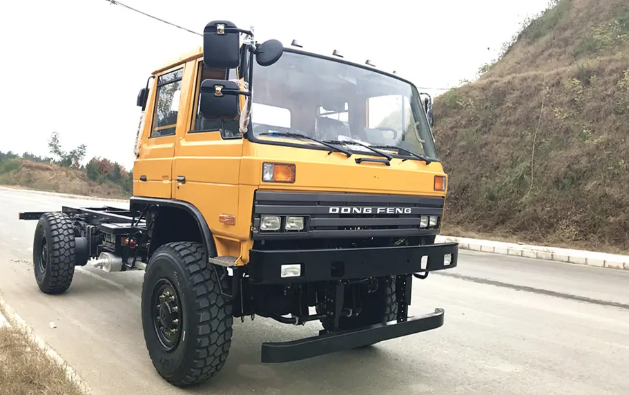 東風153雙排四驅越野卡車底盤配置說明