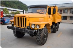 東風尖頭六驅越野自卸車，EQ2082尖頭越野自卸車