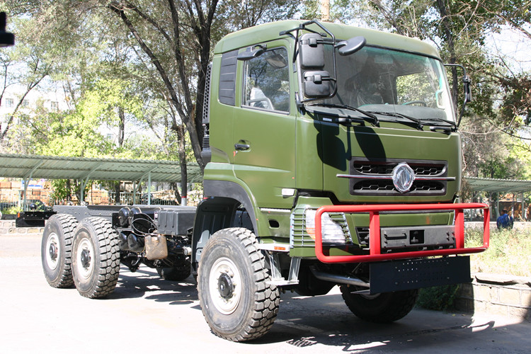 十堰工廠出售六驅載貨汽車，十堰廠家國五6x6驅動越野載貨汽車廠家電話