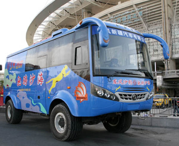東風沙豹四驅沙漠工程車